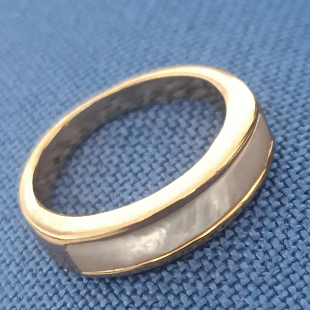 Elegant Gold and White Ring